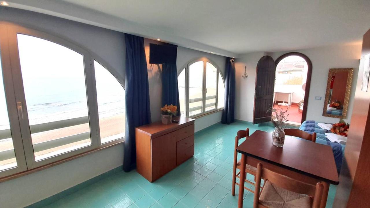 Casa Vacanze Elianto Anzio Eksteriør billede