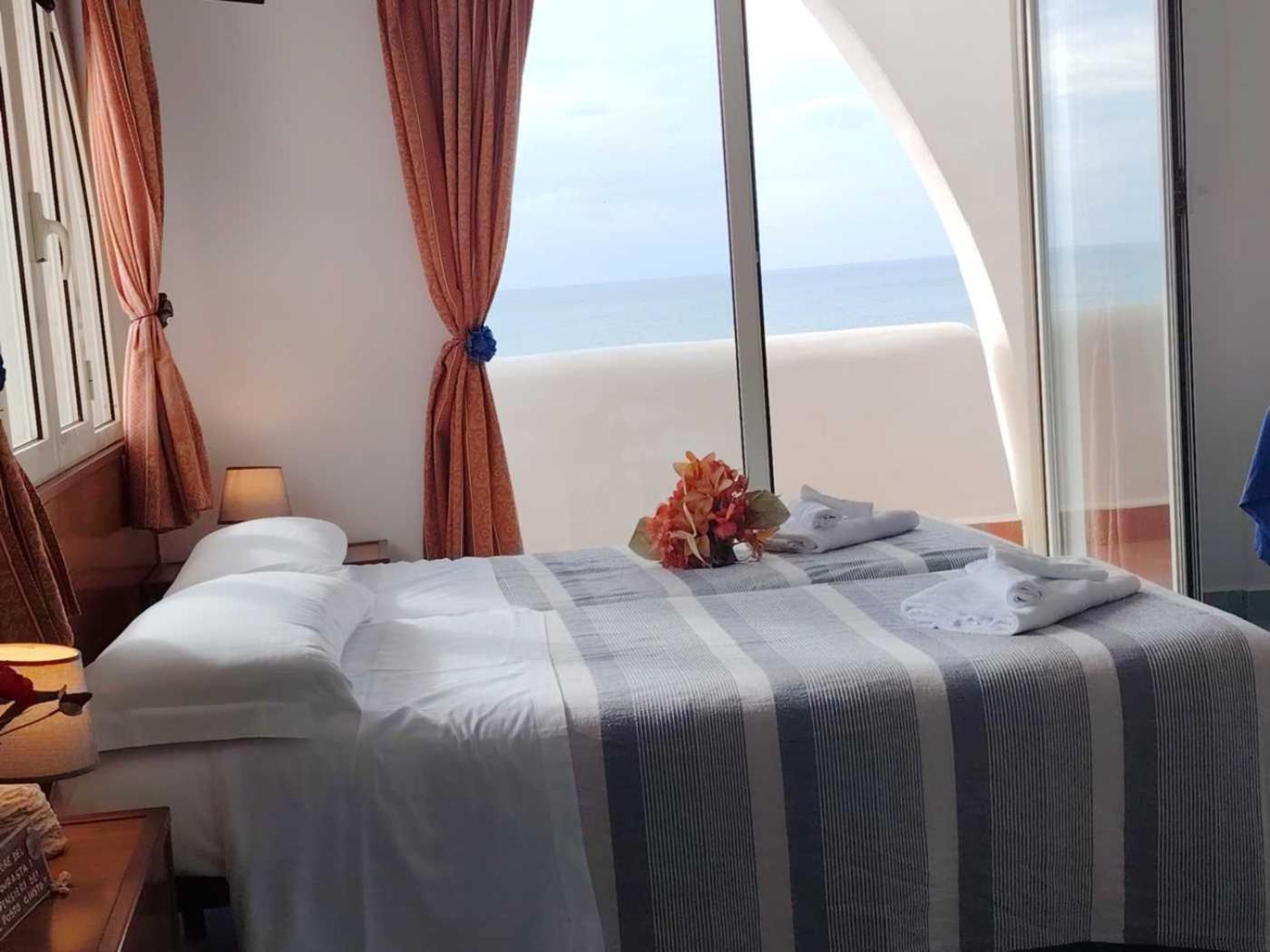Casa Vacanze Elianto Anzio Eksteriør billede